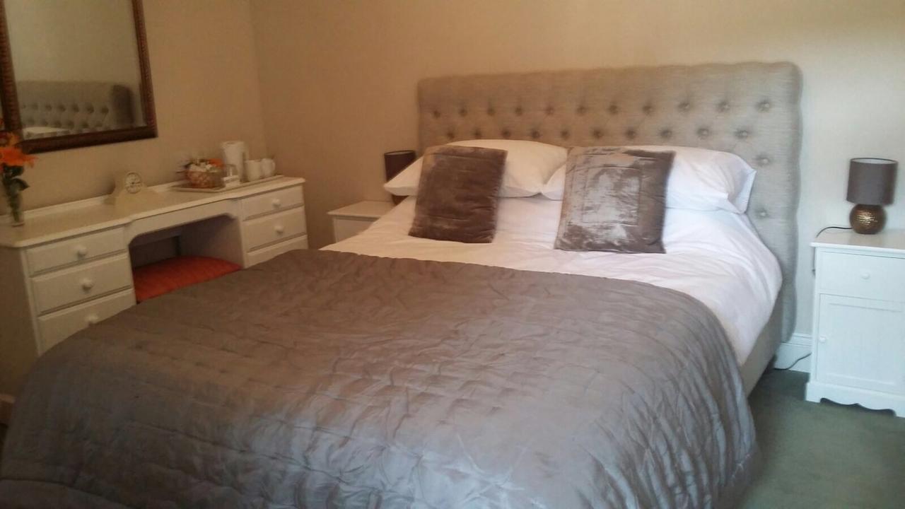 The Draen Bed And Breakfast Brecon Extérieur photo